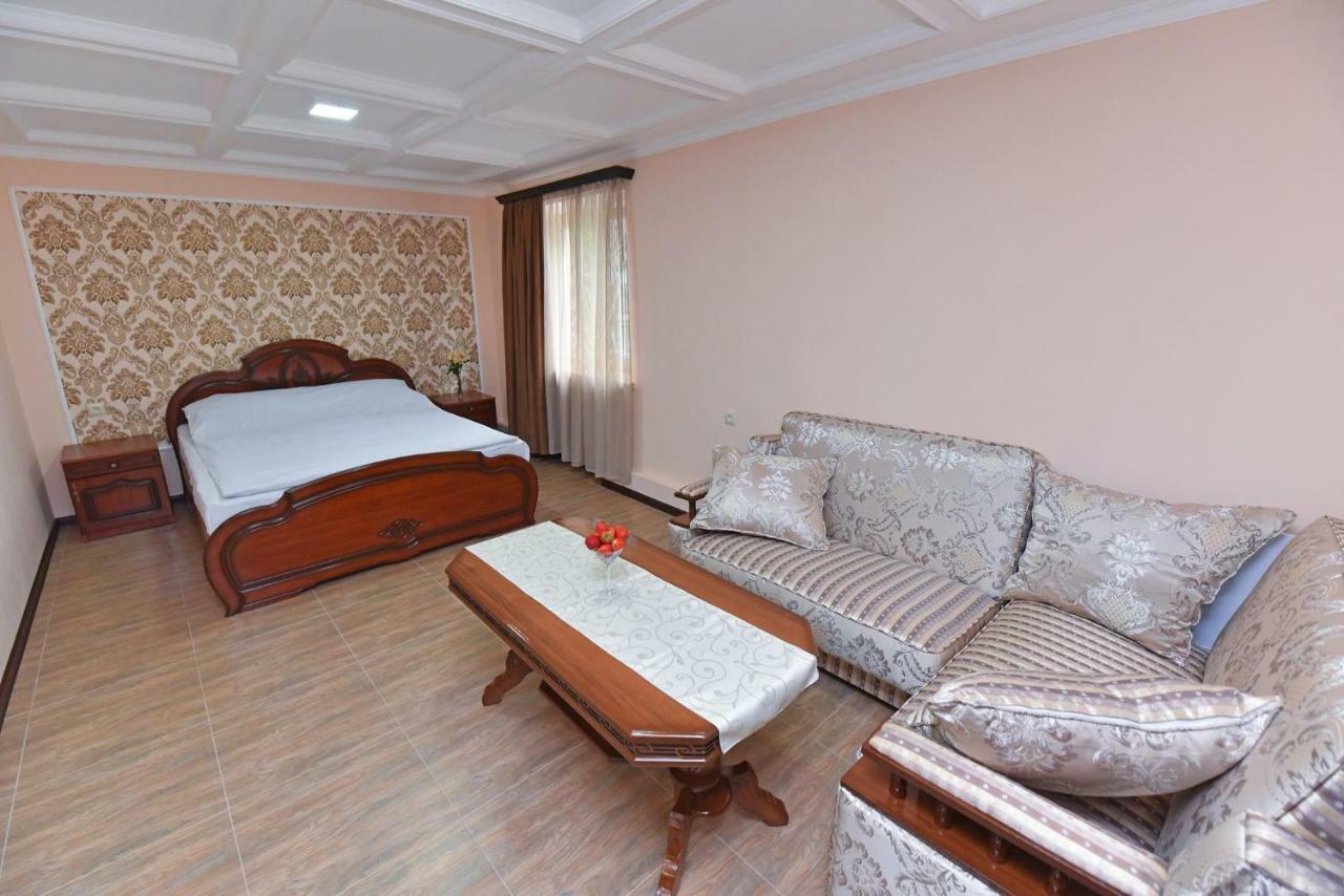 Old City Hotel Алаверди Екстериор снимка